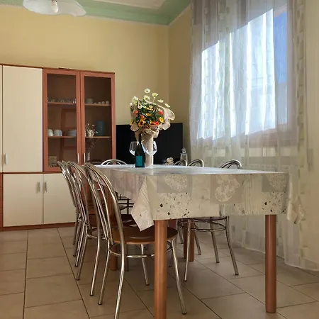 Gildo A Pochi Passi Dalla *